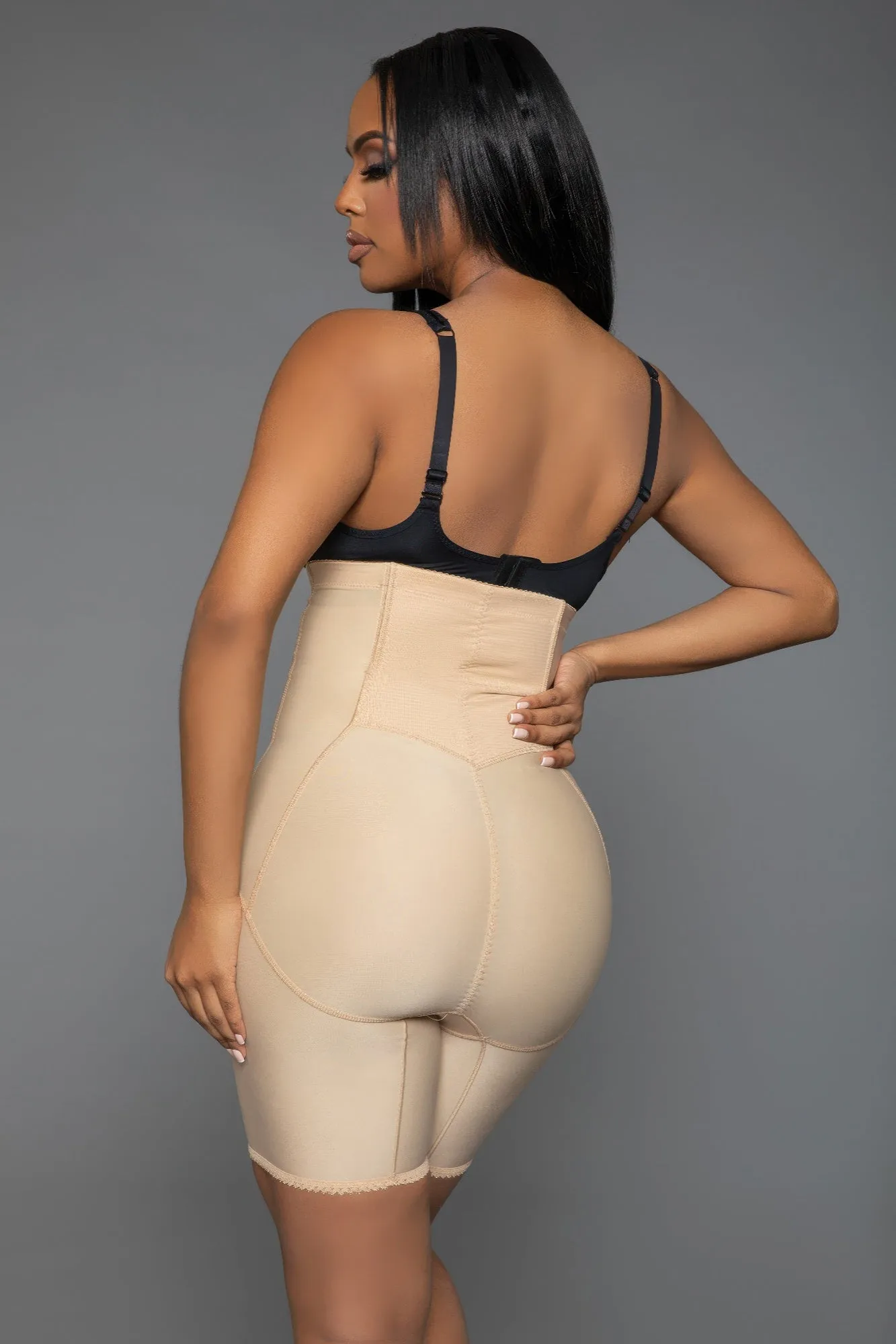 FASHNZFAB Feeling My Curves Bodyshaper