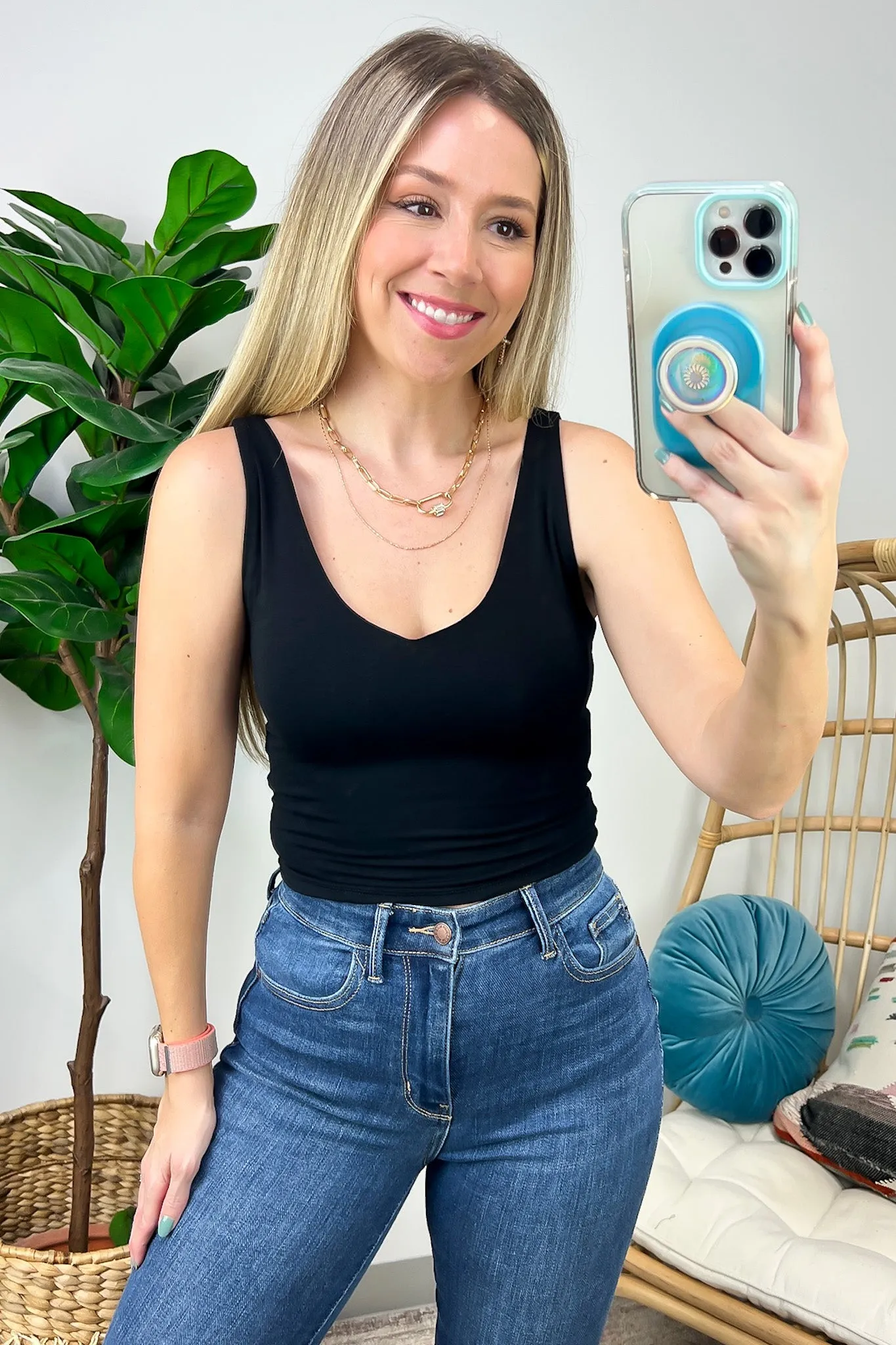 Liora Seamless V-Neck Cropped Tank Top - FINAL SALE