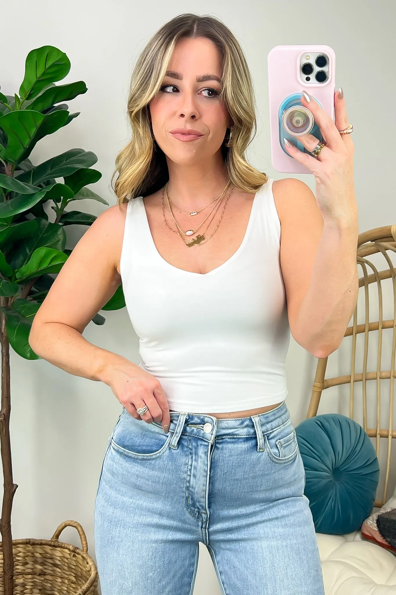 Liora Seamless V-Neck Cropped Tank Top - FINAL SALE
