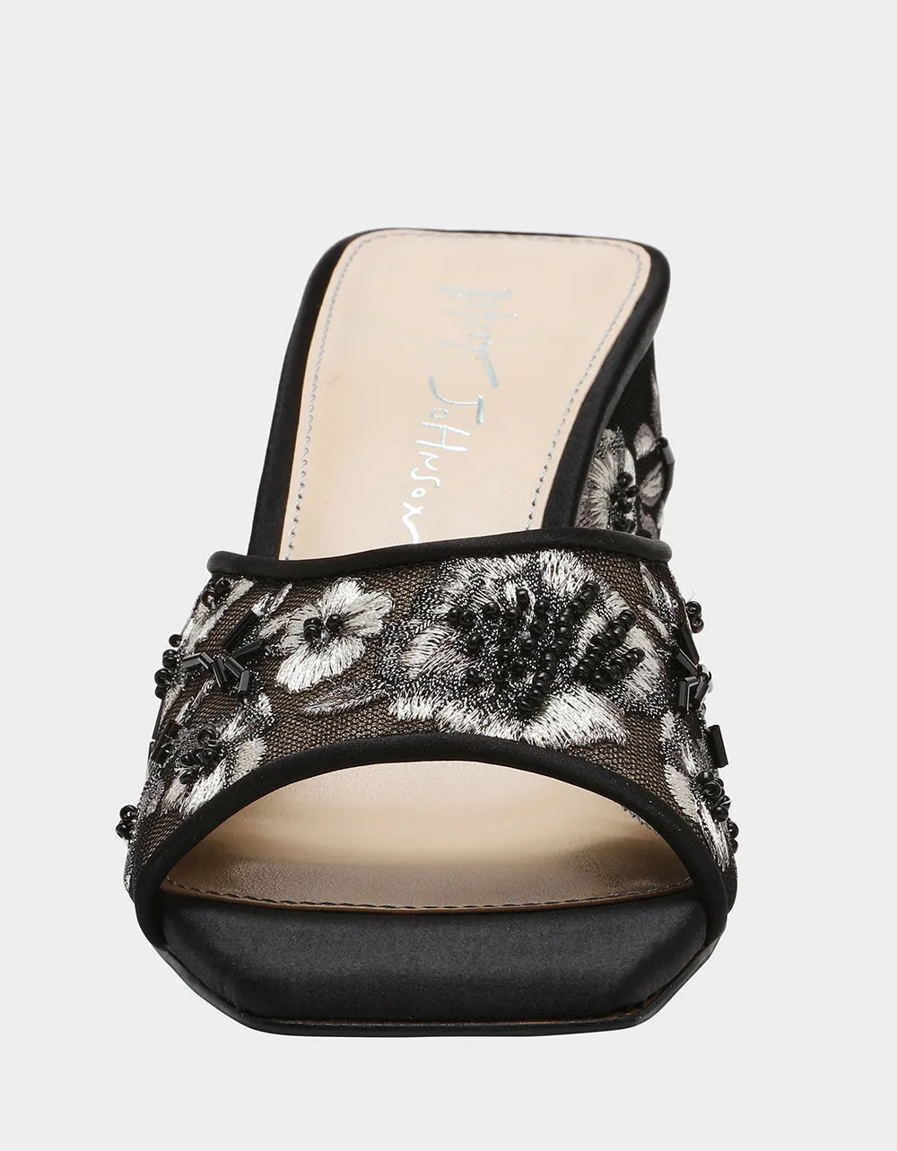 ROO BLACK Betsey Johnson