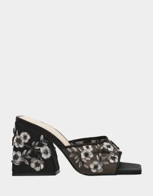ROO BLACK Betsey Johnson