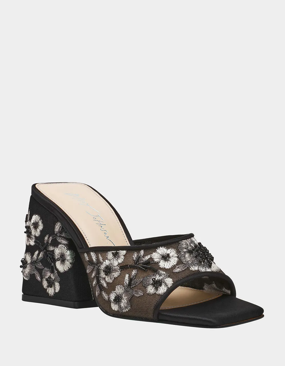 ROO BLACK Betsey Johnson